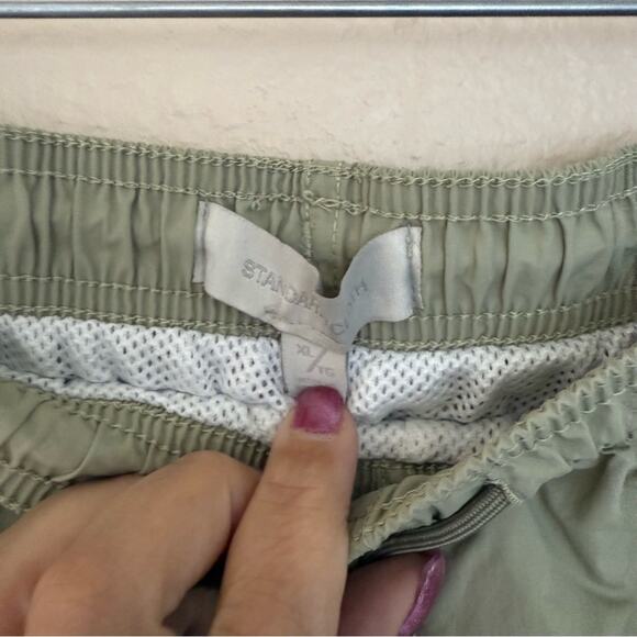 Standard Cloth women's Olive Green Shorts Size 16 Swim Hiking - Picture 5 of 5